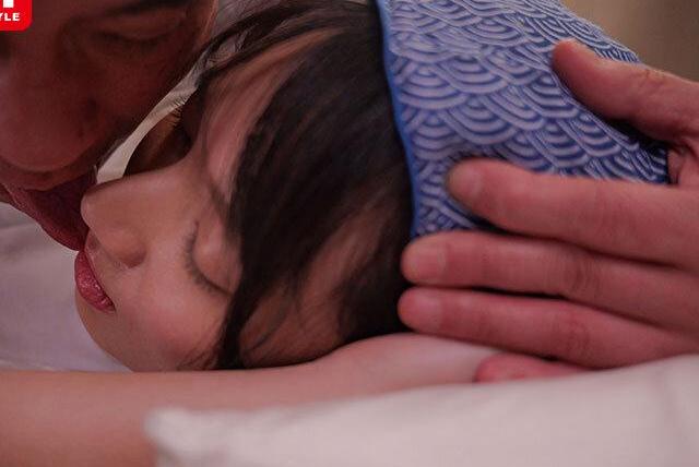 終電逃しセクハラ店長と相部屋凌辱される純粋バイト娘！朝まで続くキモい性交に不覚にも感じてしまい汚れ知らずの身体が快楽堕ち屈辱アクメ♡